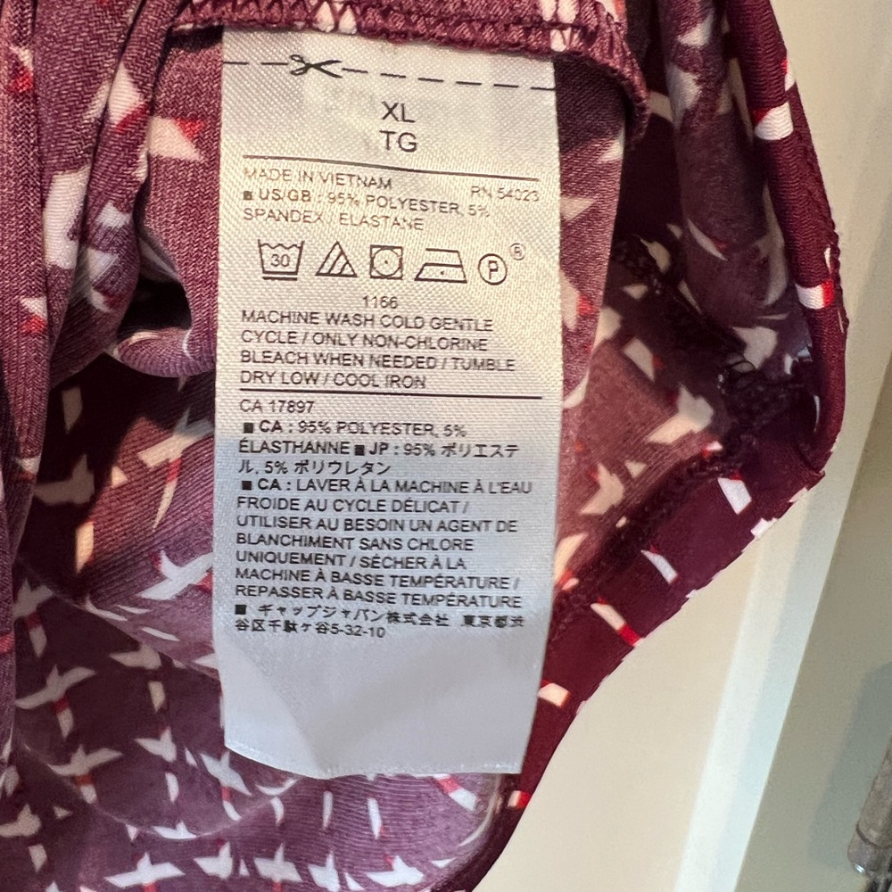 Banana Republic short sleeve abstract patterned top Maroon. Women’s XL - Picture 4 of 4